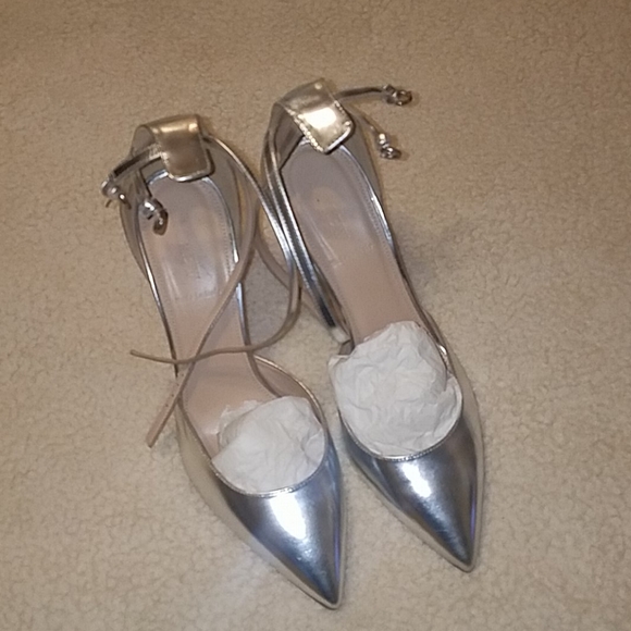 New J. Crew Collection Silver Leather Shoe, sz 10 - Picture 5 of 10